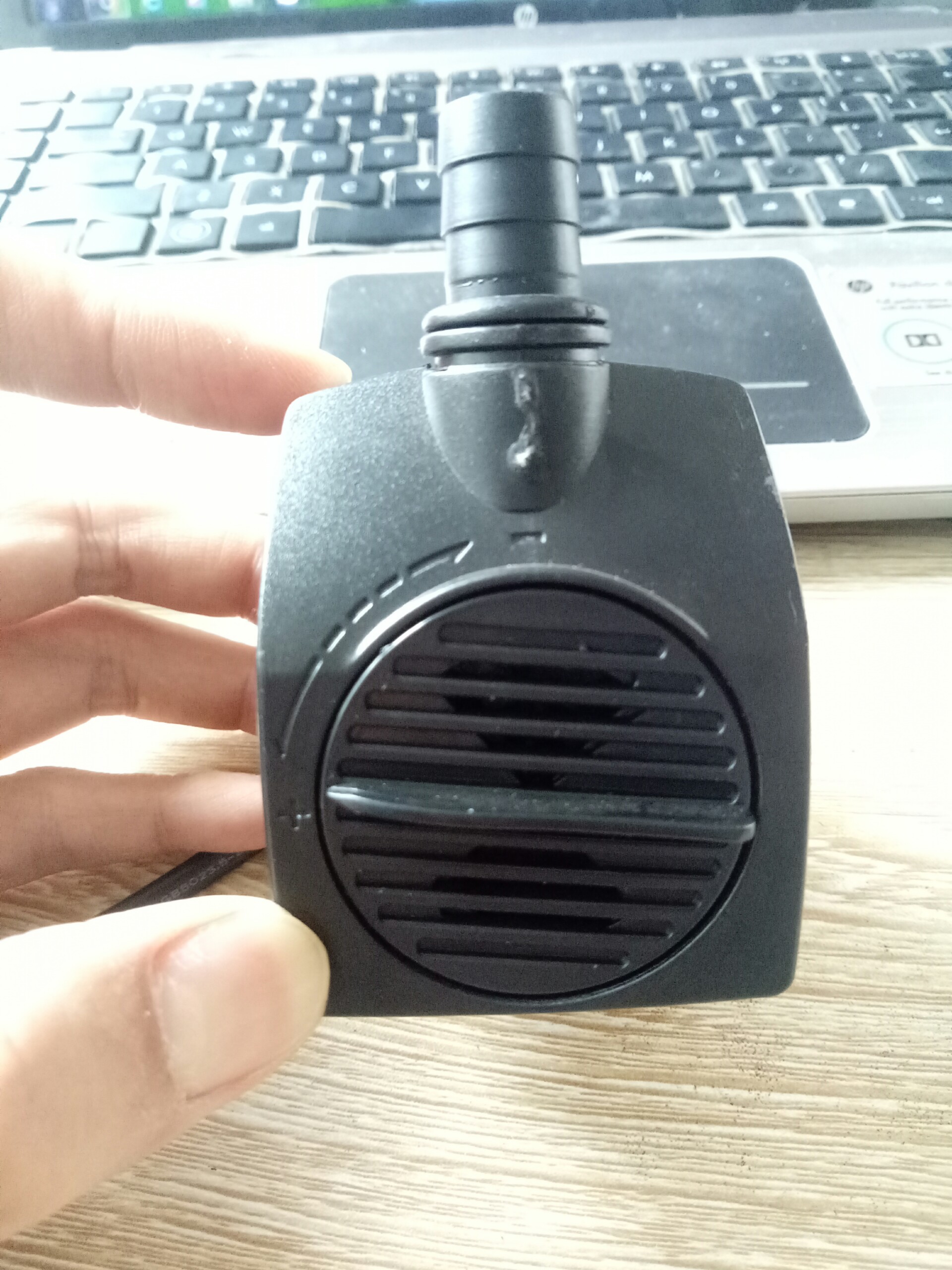 Bơm nước quạt điều hòa Boss S106