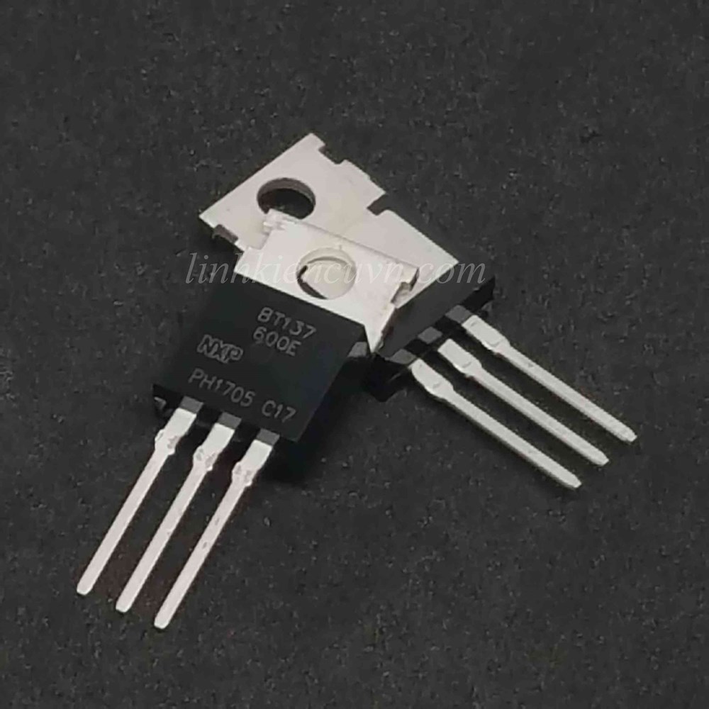 BT137-600E TO220 TRIAC 8A 600V (Mới) - 4E12