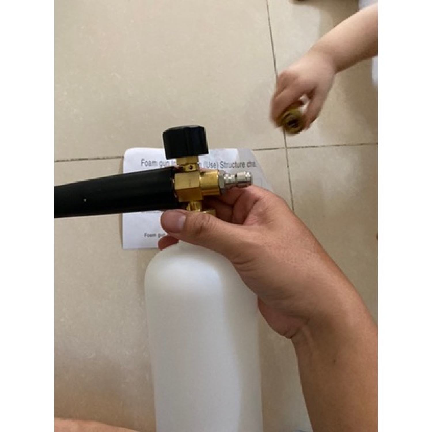 Bình phun tạo bọt tuyết gắn máy xịt rửa xe