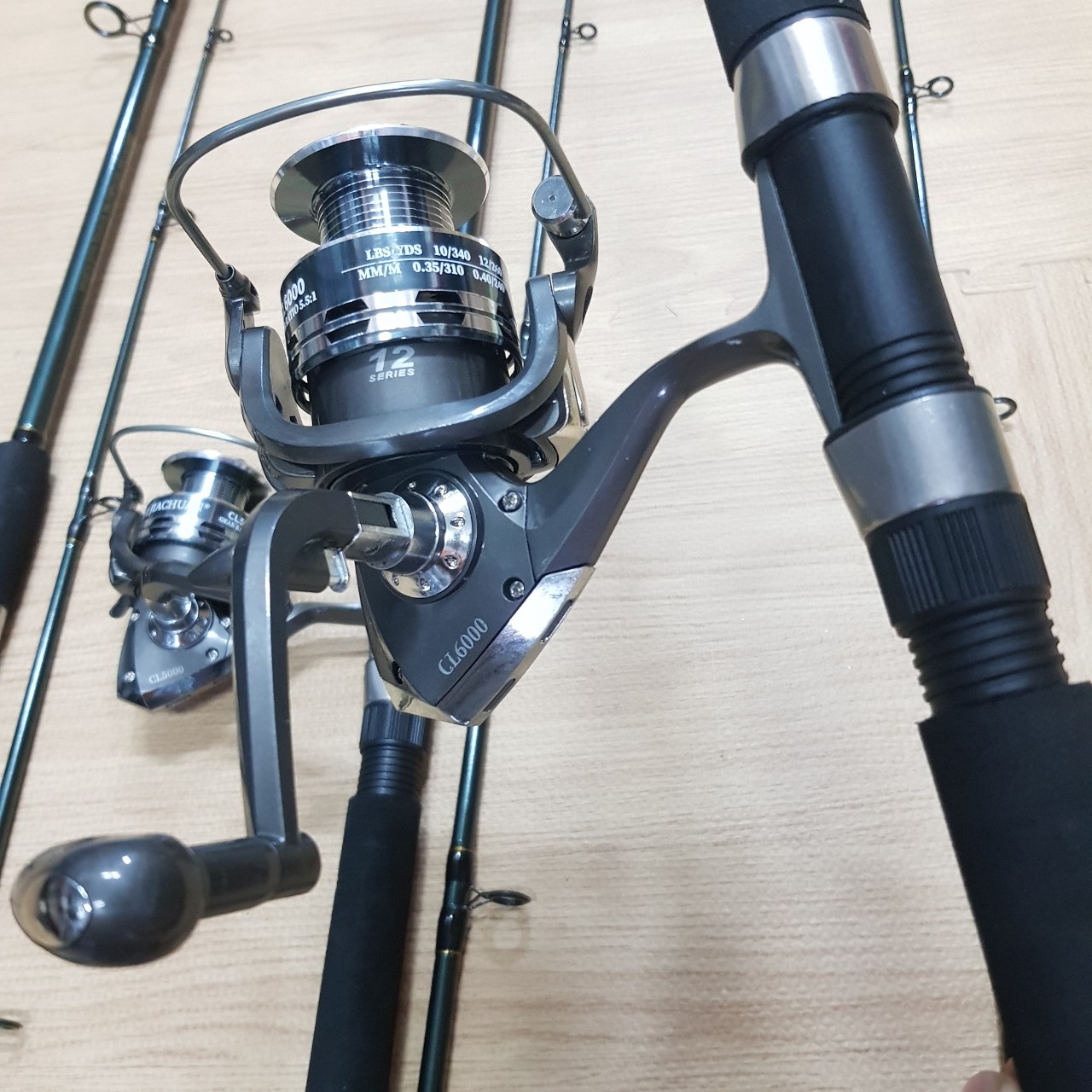 [HCM]CẦN CÂU 2 KHÚC DAIWA 576 1m8 đến 3m