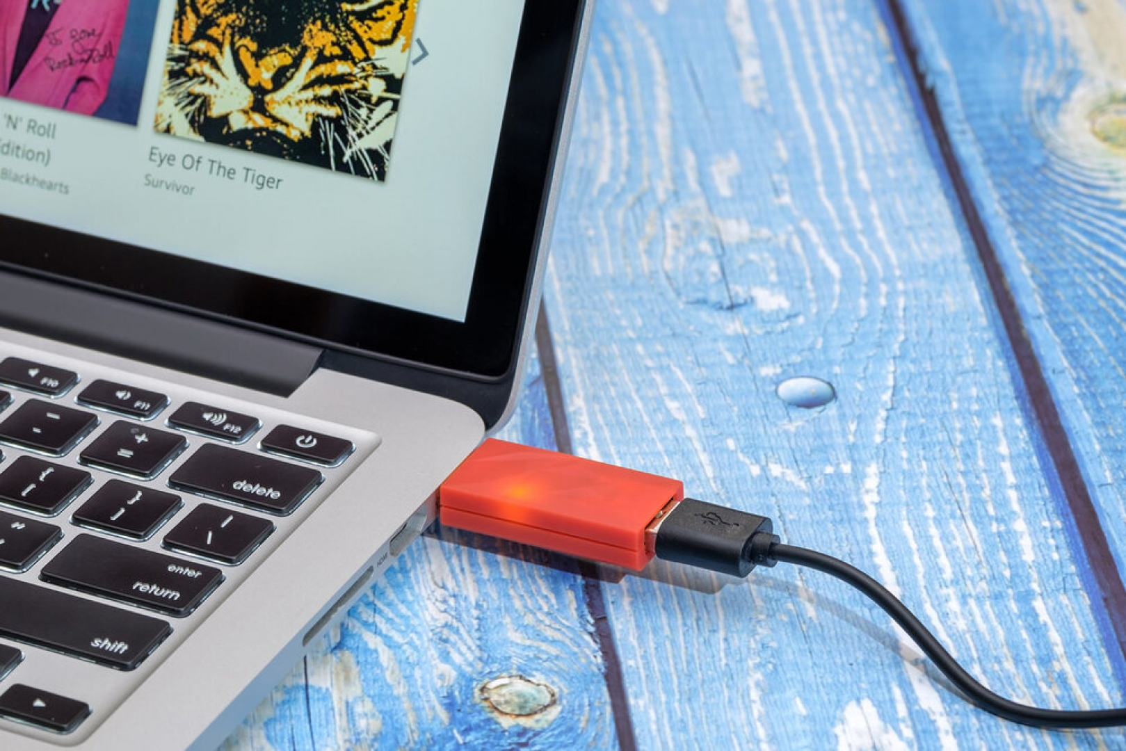 Thiết bị iFi iDefender+ (chống ồn nhiễu do điện USB A to USB A)