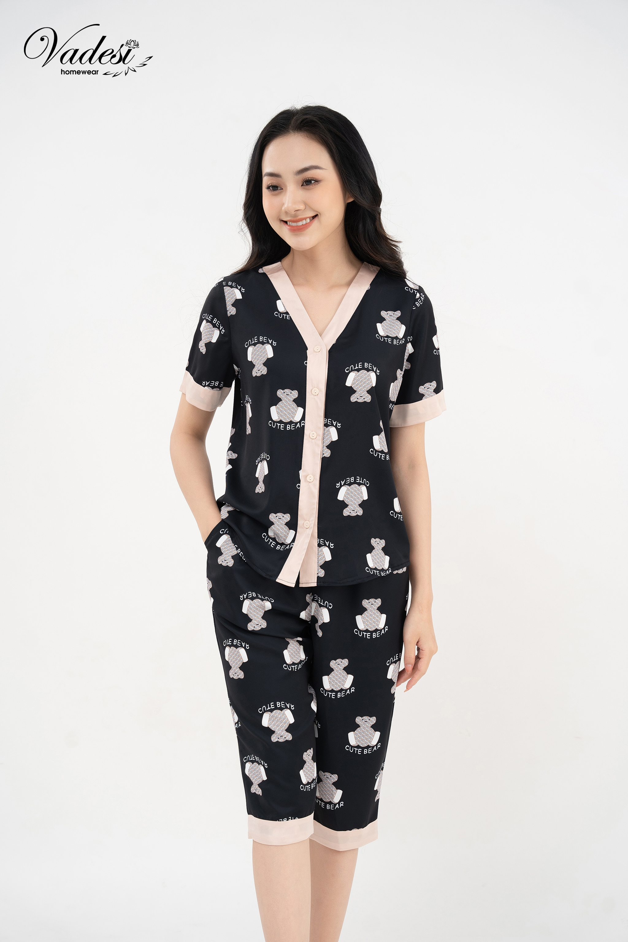 Bộ Pijama quần lửng áo cộc cổ Y chất liệu lụa luxury cao cấp mềm mại mát mềm
