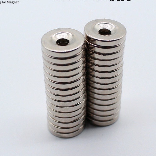 nam châm mạnh D15 * 3 lỗ 4MM