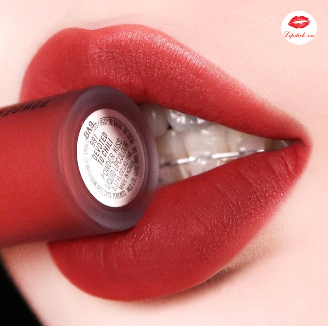 [100% chính hãng] Son Kem Mac Powder Kiss Liquid Lipcolour – 991 Devoted To Chili (Đỏ Gạch) 5ml