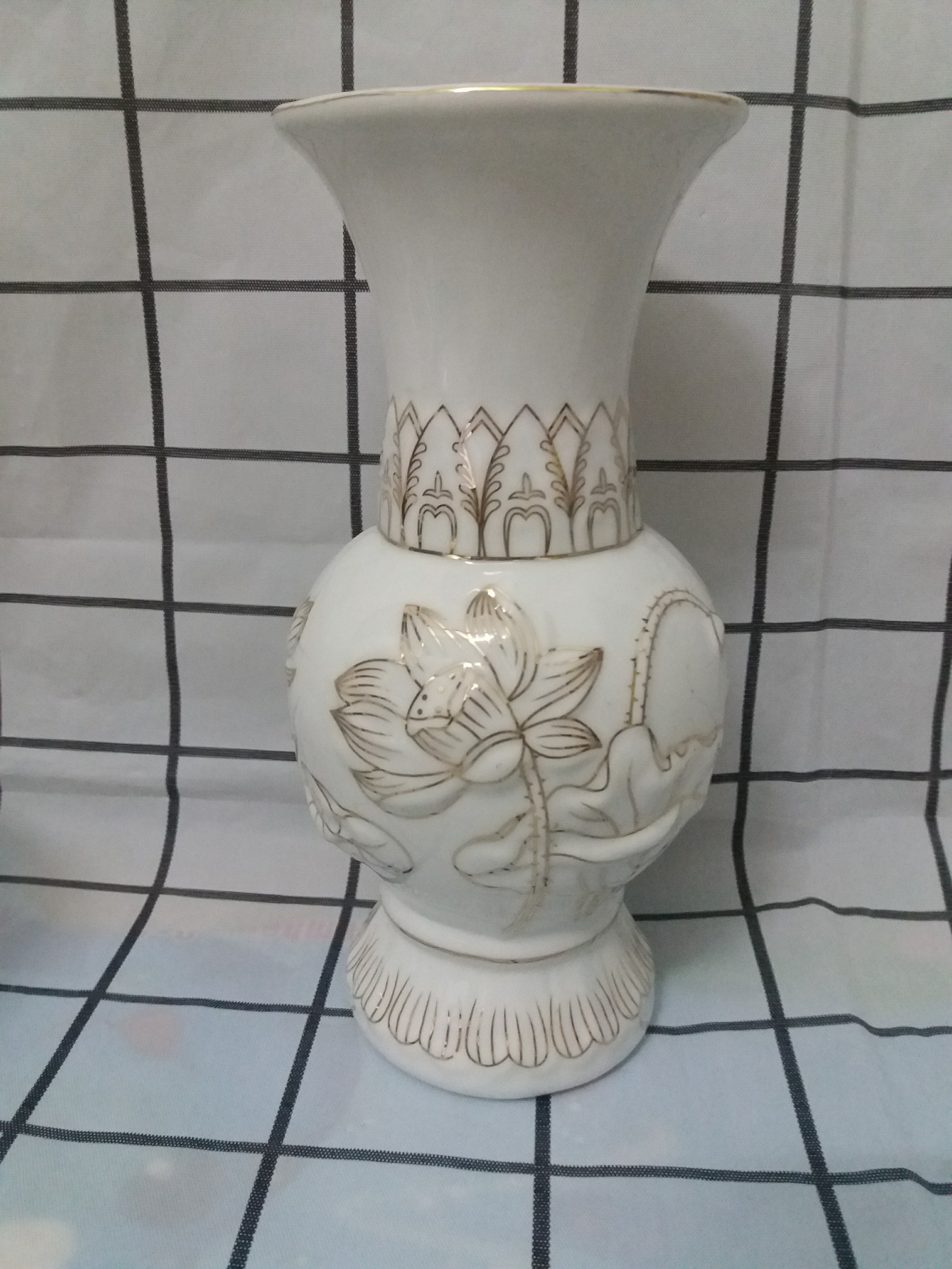 Combo thờ cúng bạch ngọc bộ trung (dĩa 17 cm, bình 20 cm, lư cao 10 cm, bộ 3 chung nước)