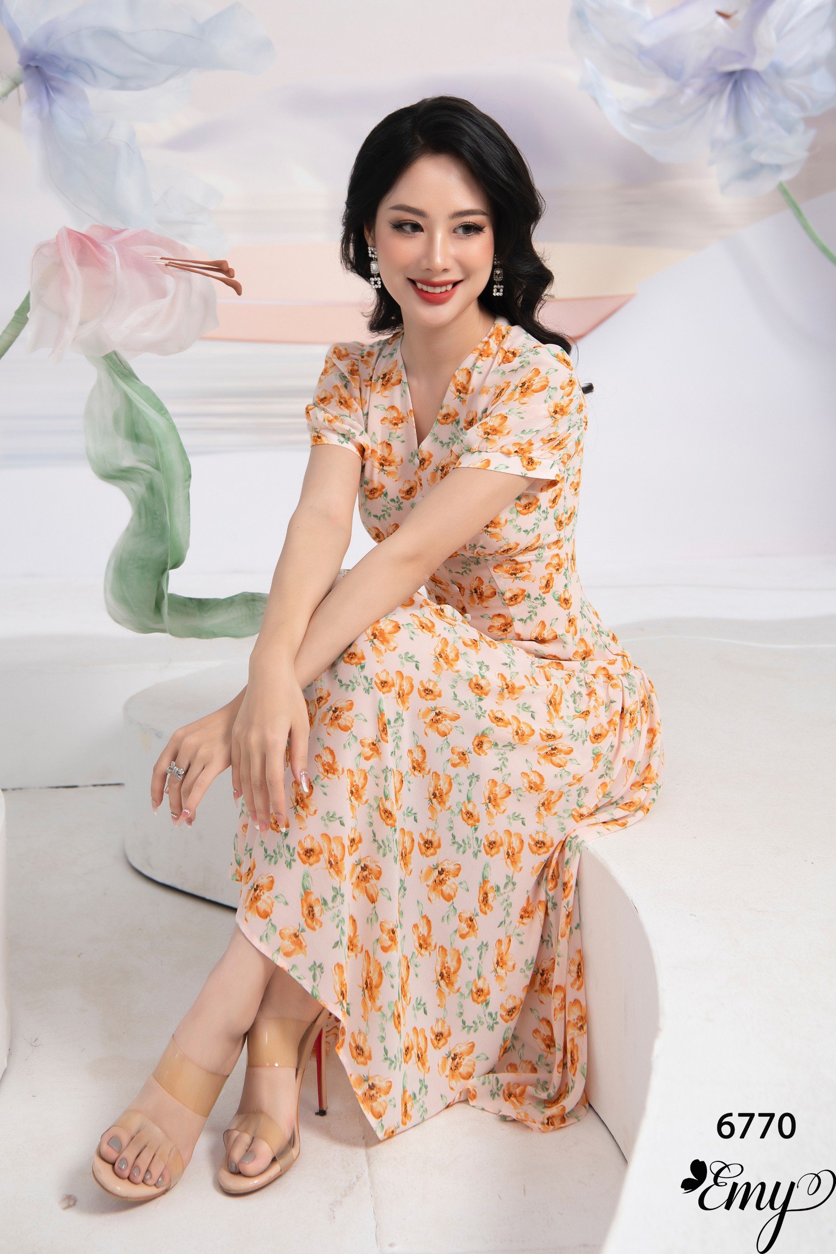 Đầm EMY EM6770 Xoè Cổ V Đính Nút