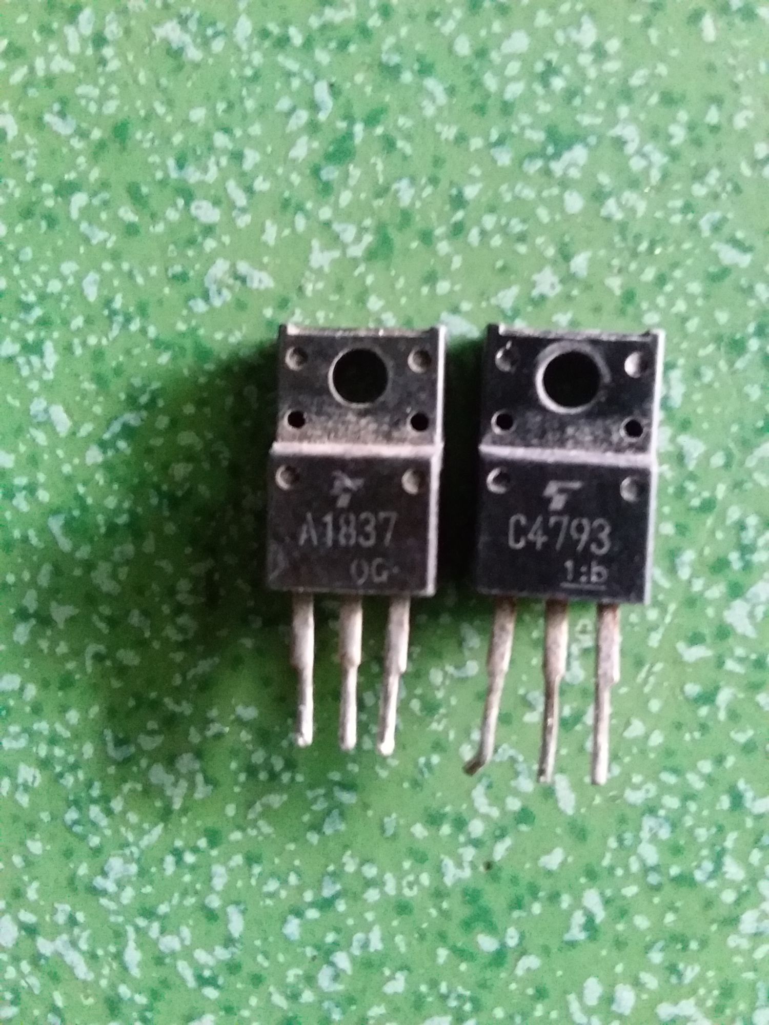 1 CẶP SÒ BÃI A1837+C4793