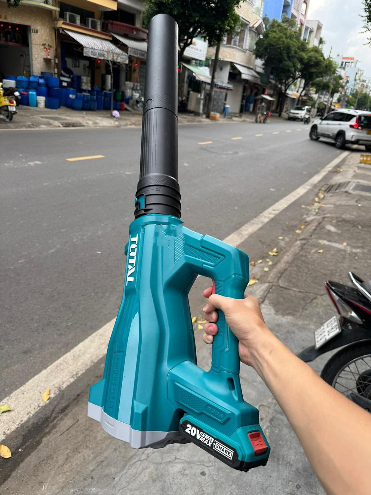 Máy thổi bụi dùng pin Lithium-Ion 20V TABLI20323 TOTAL