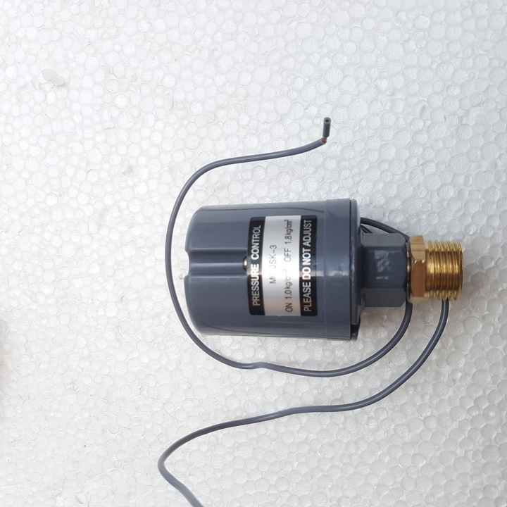 Rơ le máy bơm tăng áp ren 21mm
