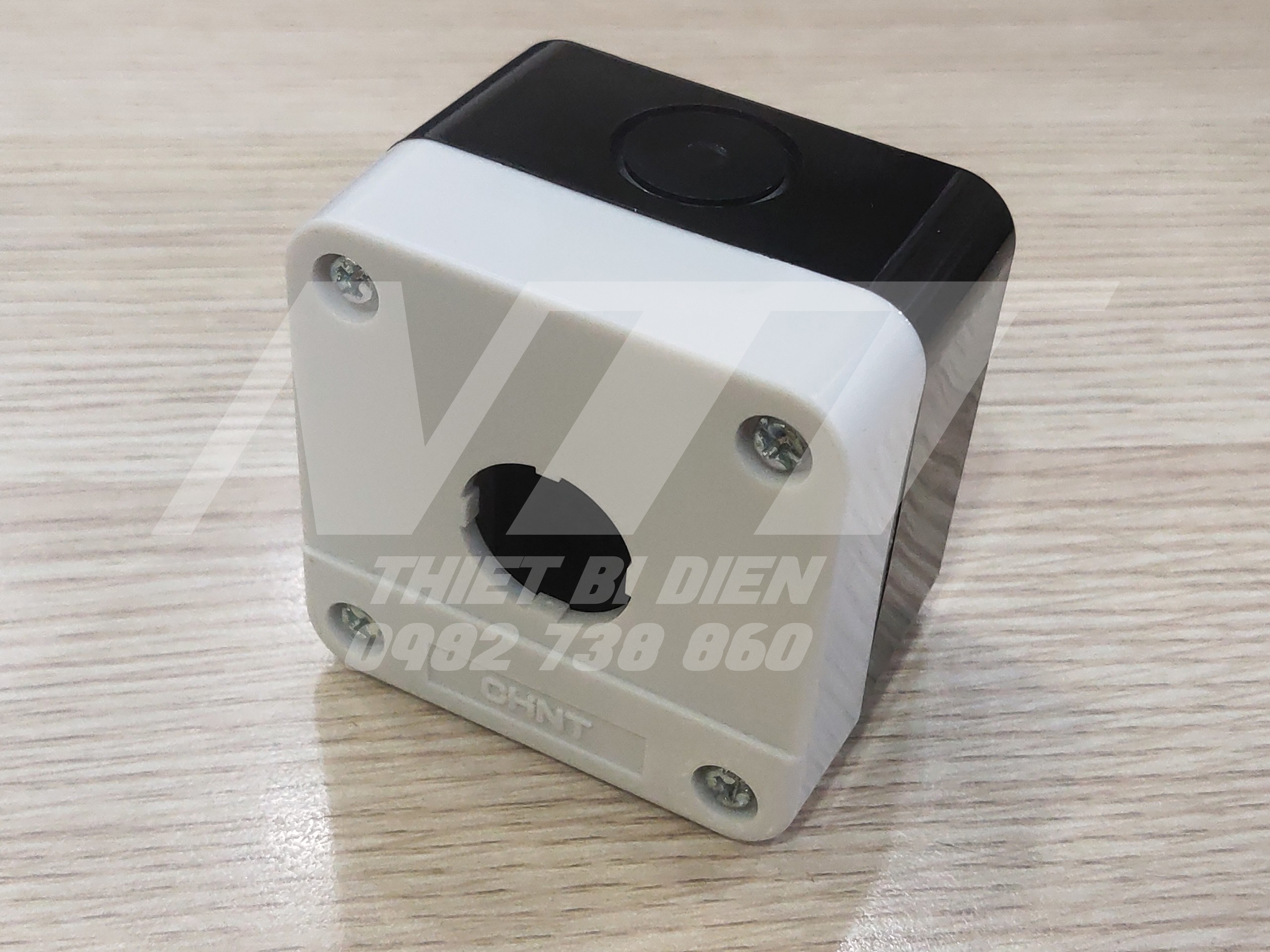 Hộp nút nhấn 1 lỗ phi 22 NP2-B01 Chint