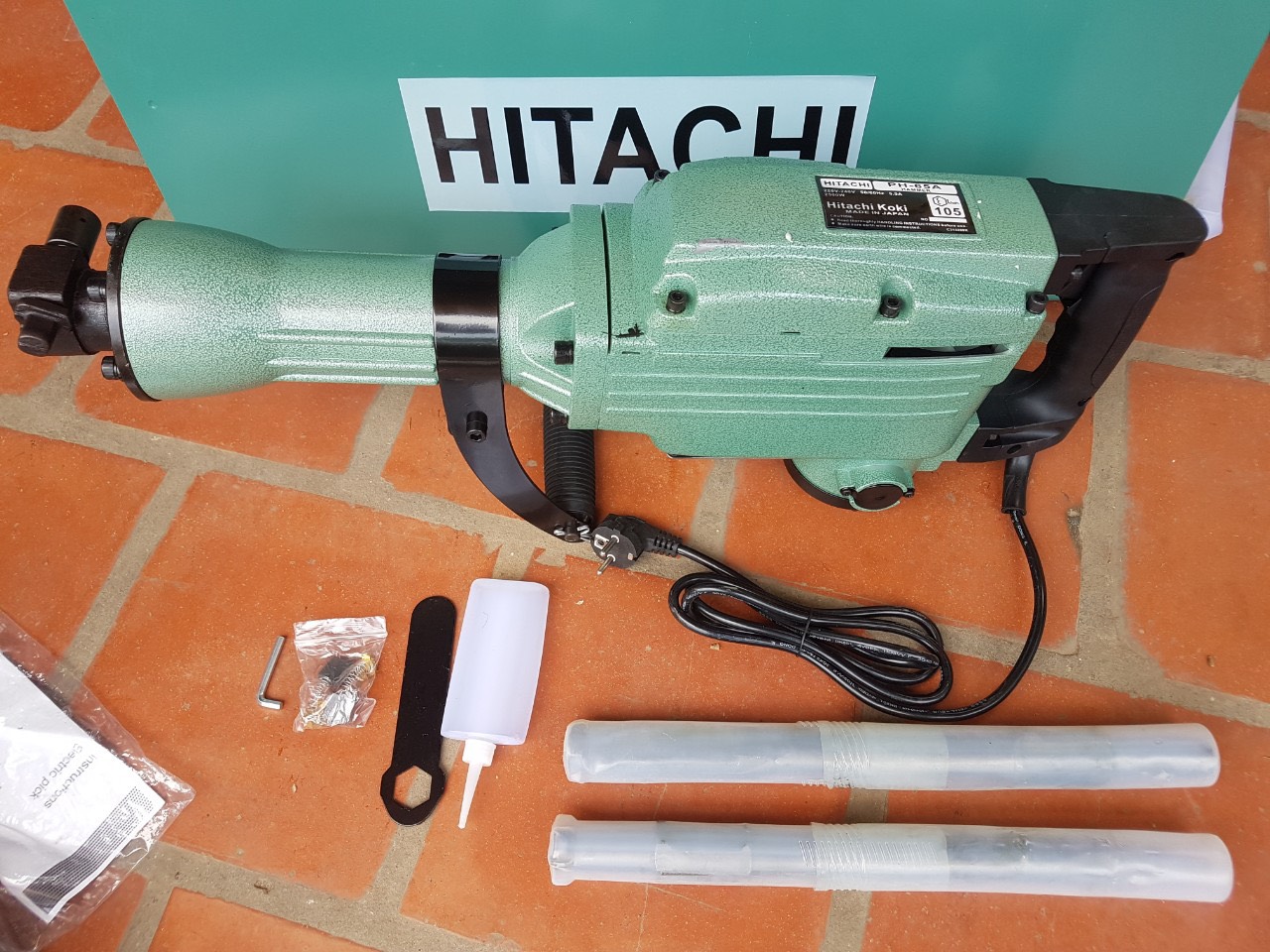 MÁY ĐỤC BÊ TÔNG CÔNG SUẤT LỚN