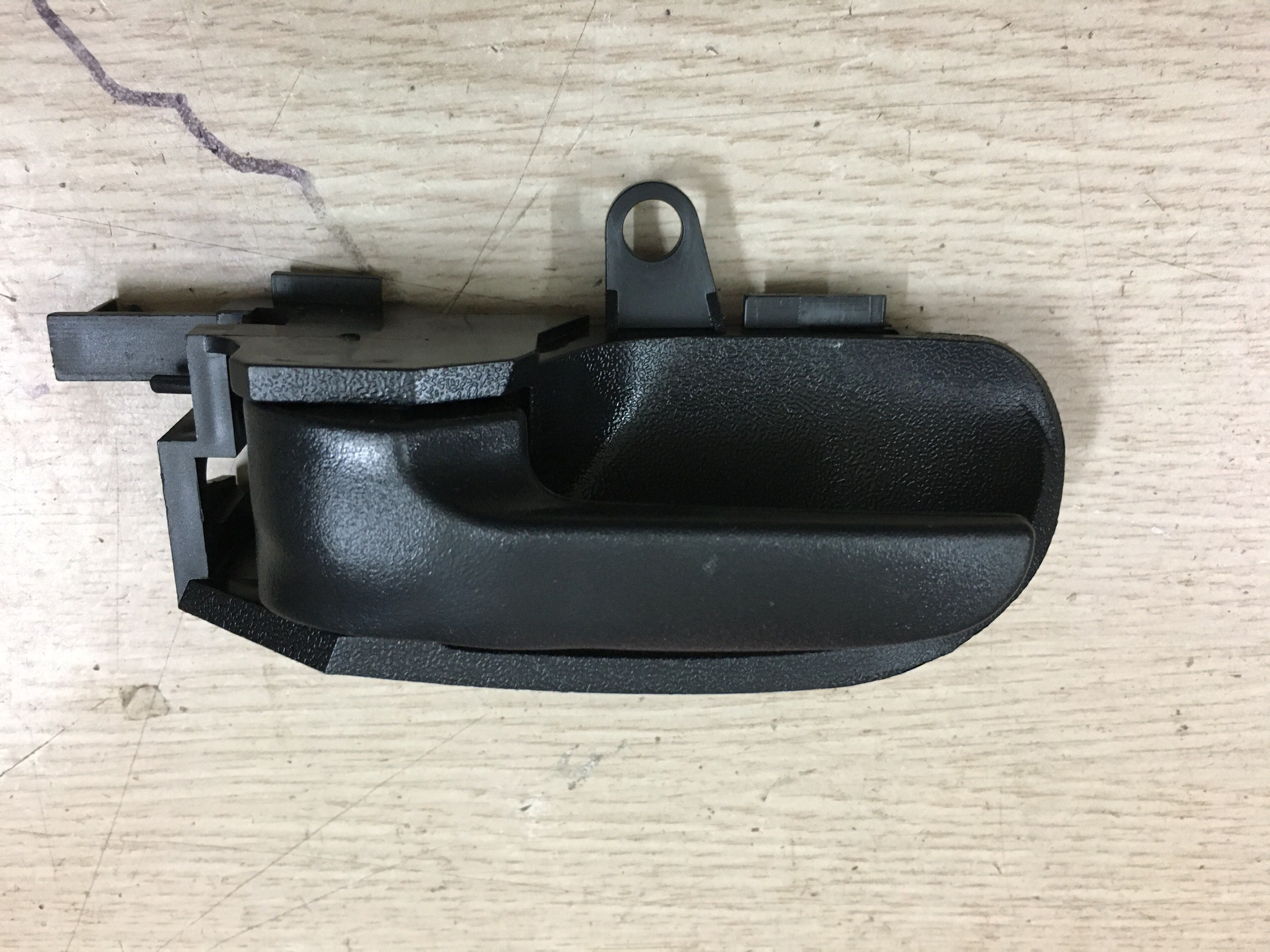 Tay mở cửa trong byd f0