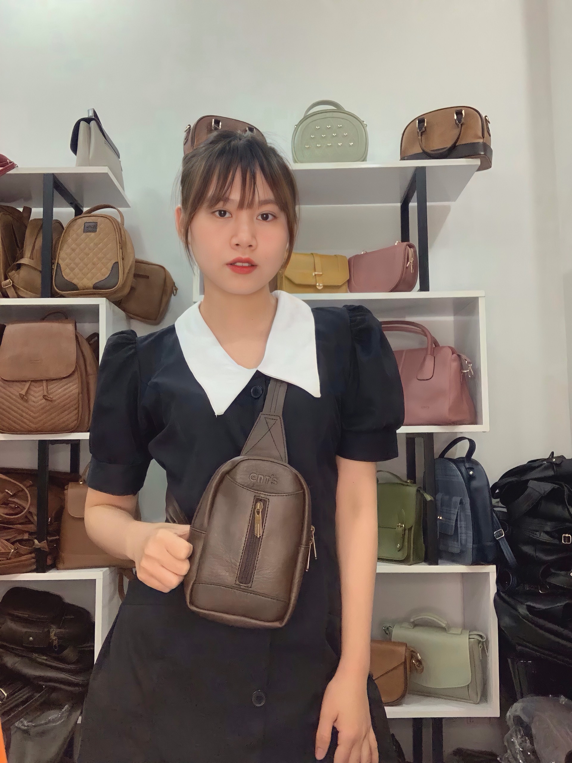 Túi Đeo Chéo Unisex CNT MQ22 Cá Tính