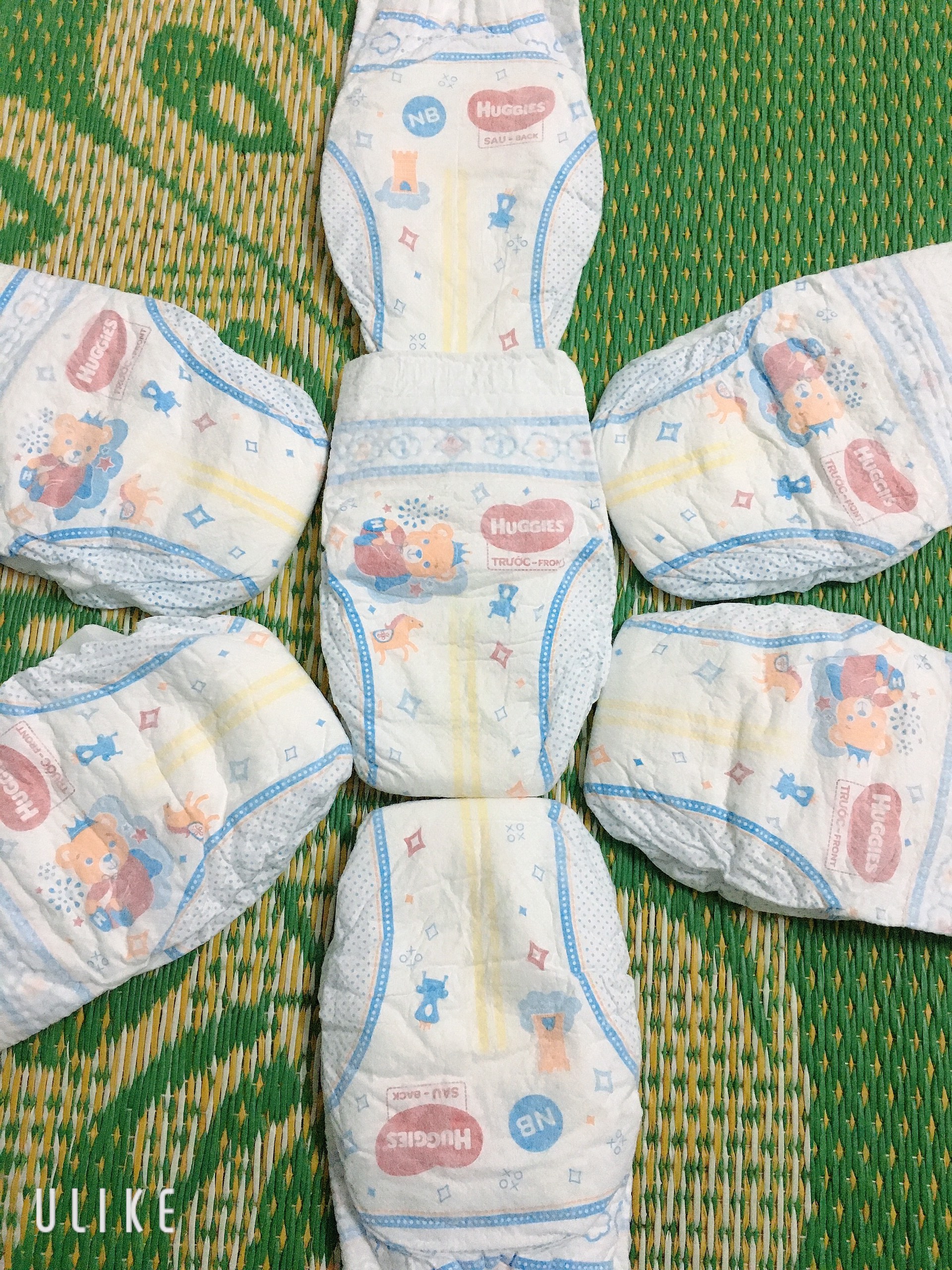 Tã dán Huggies Sơ sinh  5kg (100 miếng)