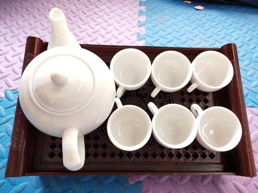 Ấm chén siêu trắng Bát Tràng, loại to 550ml, chén quai (không khay)
