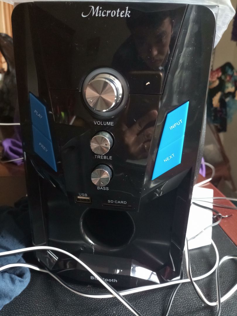 loa 4.1 microtek có bluetooth chính hãng.Loa Vi Tính 4.1 Microtek MT-665BT - 70W âm thanh sắc nét bass cực ấm.- Hàng Chính Hãng 1 đổi 1