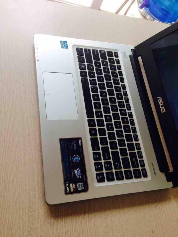Laptop Asus K46 i3 thời trang