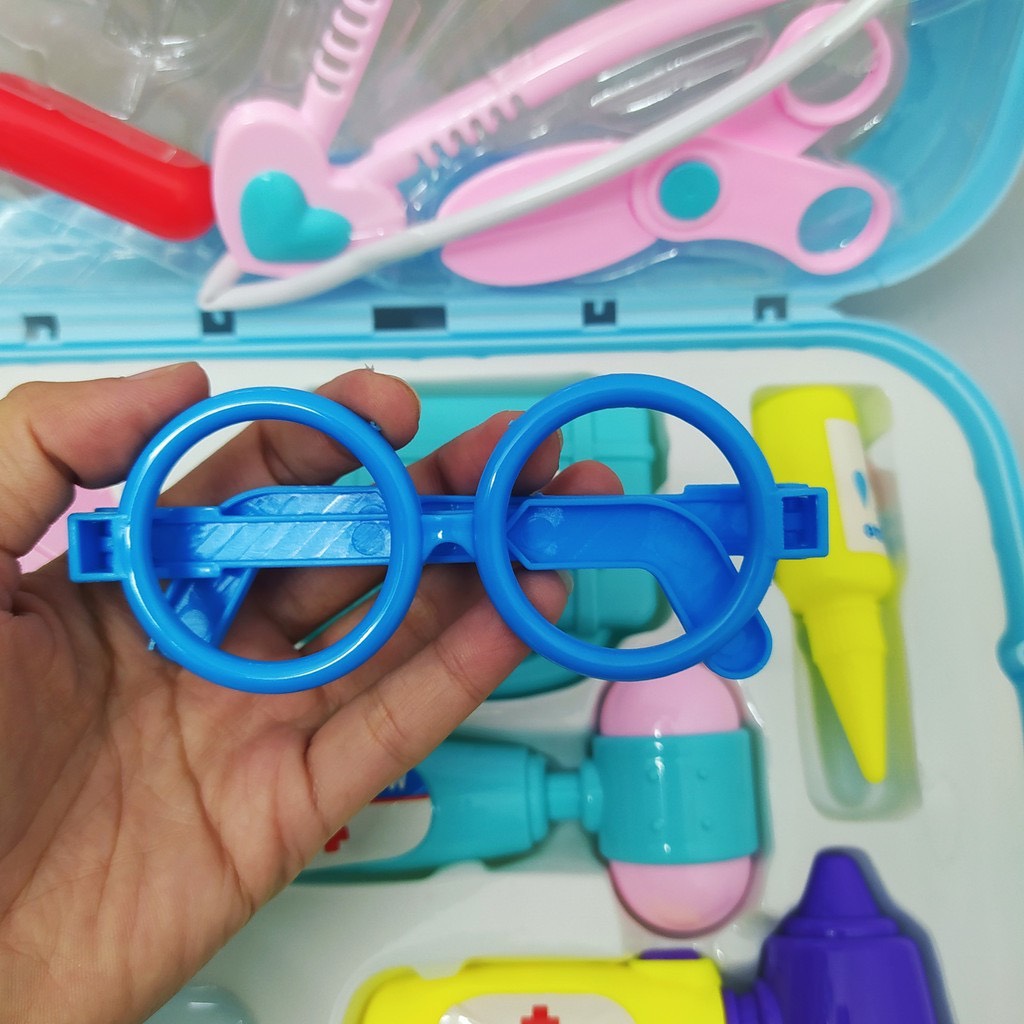 bộ đồ chơi vali bác sĩ màu xanh hãng long thủy việt nam cho bé tập làm bác 3