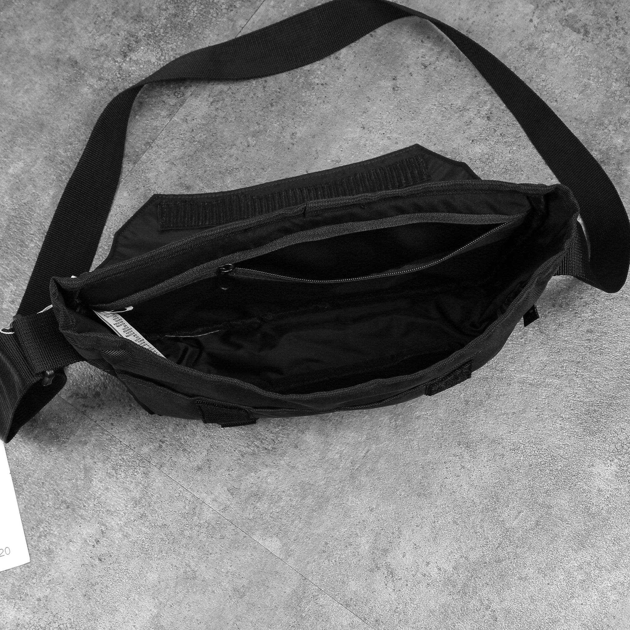 Cặp đeo chéo Adidas messenger basic dễ phối đồ chống nước đỉnh.