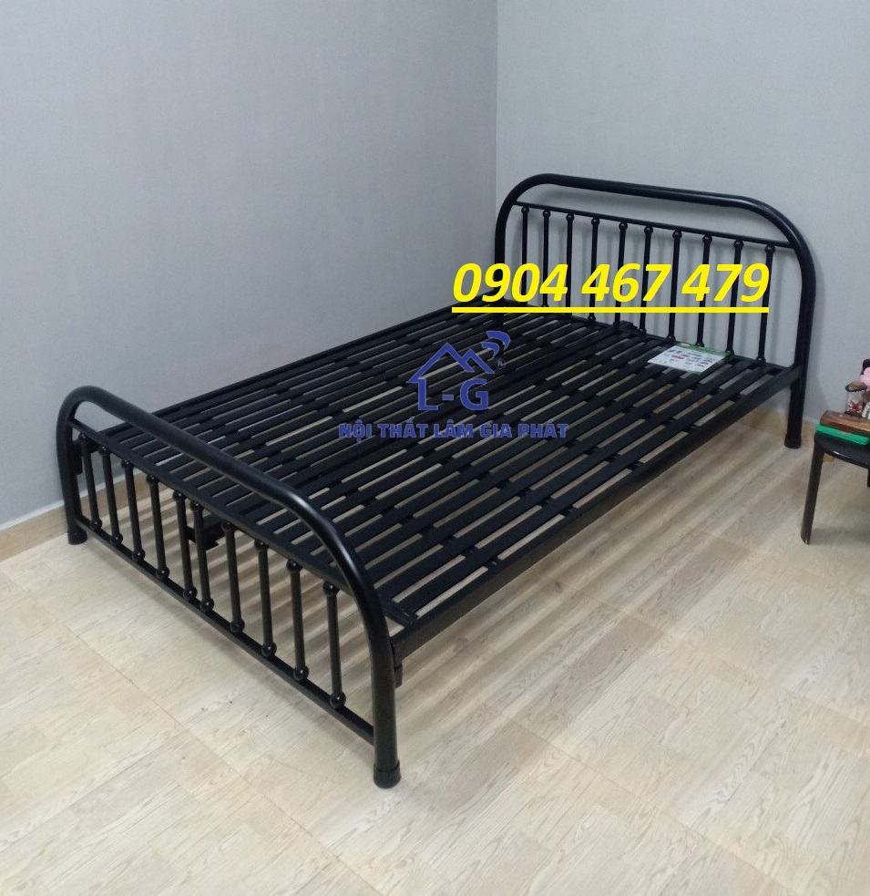 Giường sắt mẫu giường bi đen 1m4x2m giá rẻ