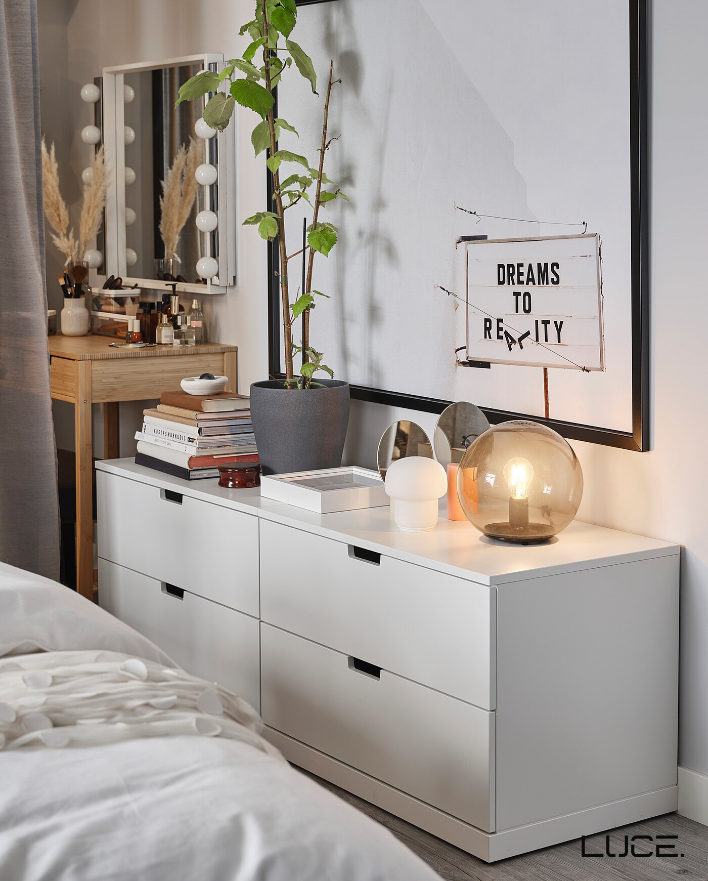 Đèn bàn IKEA Fado