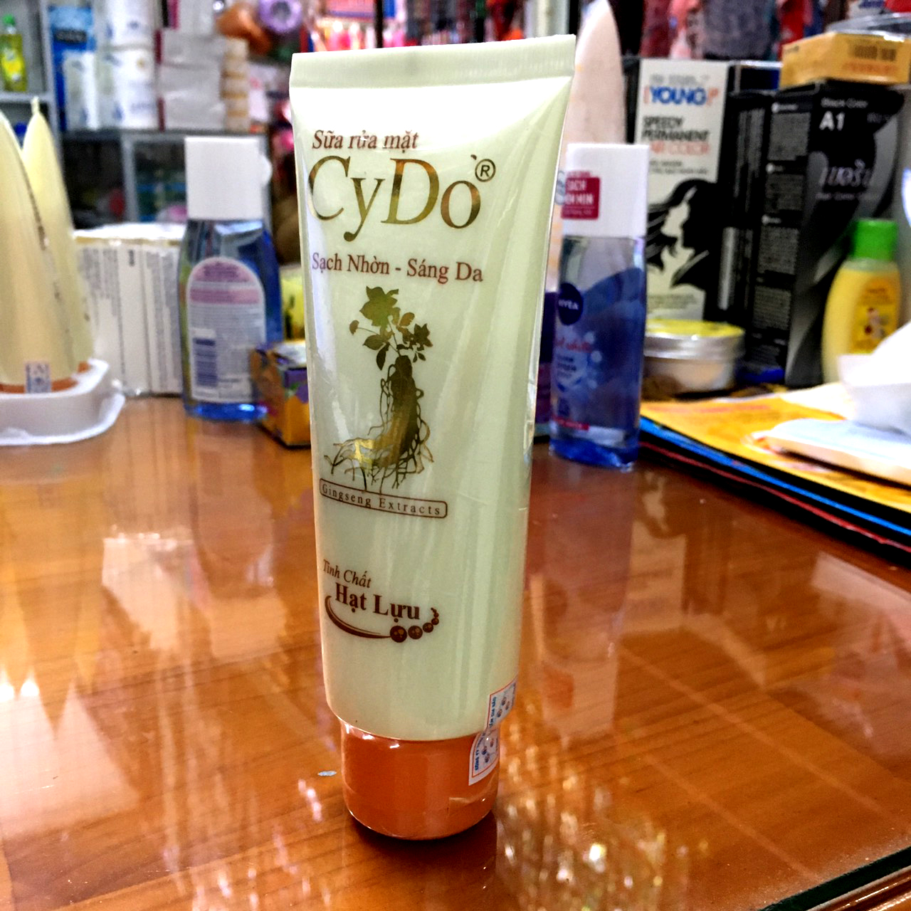 Sửa rửa mặt Cydo sạch nhờn - Sáng da, tinh chất hạt Lựu 100ml