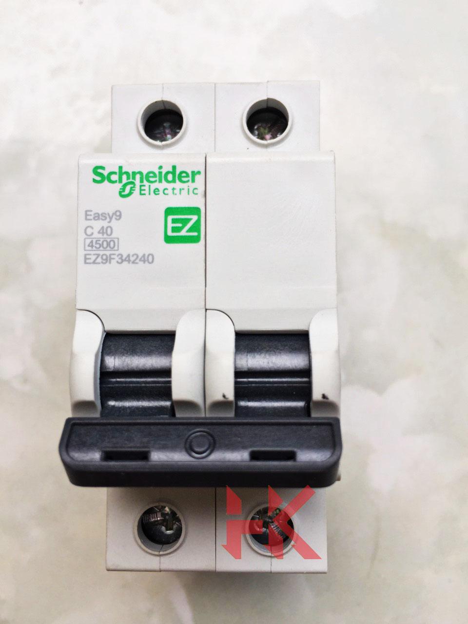 1 CB Schneider 40A M.E HOÀNG KHANG