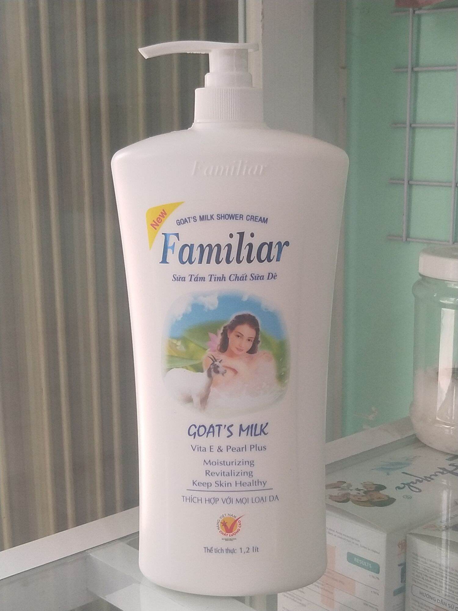[HCM]Sữa Tắm Familiar 1200ML