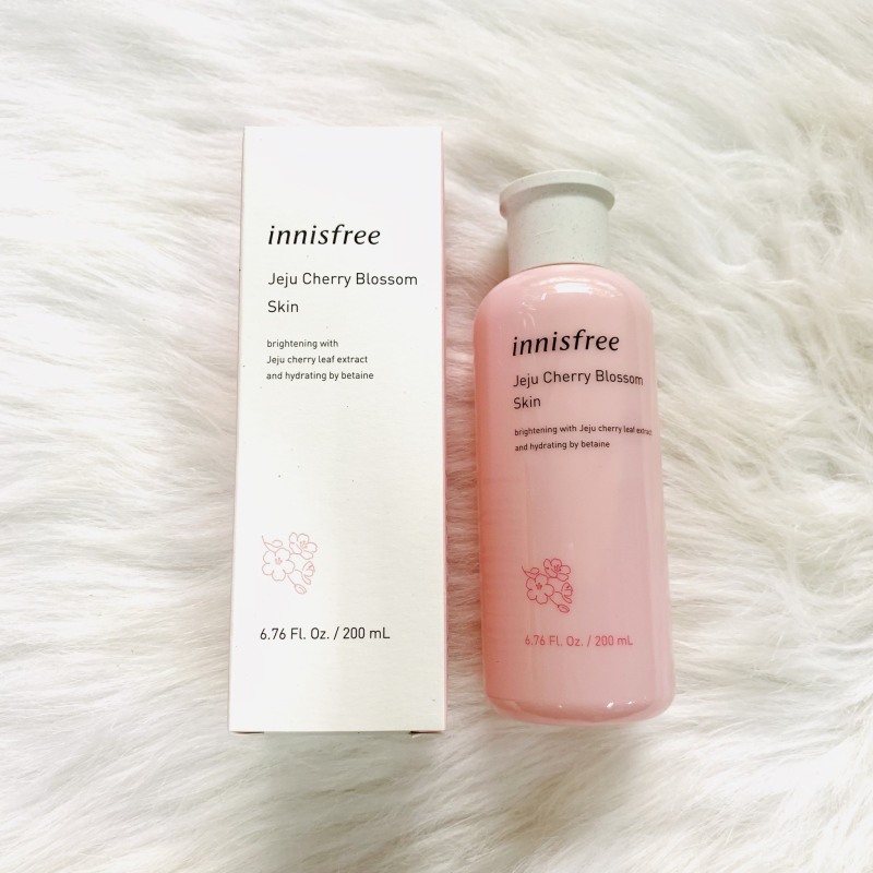 Nước hoa hồng Innisfree Jeju Cherry Blossom Skin 200ml. giá rẻ