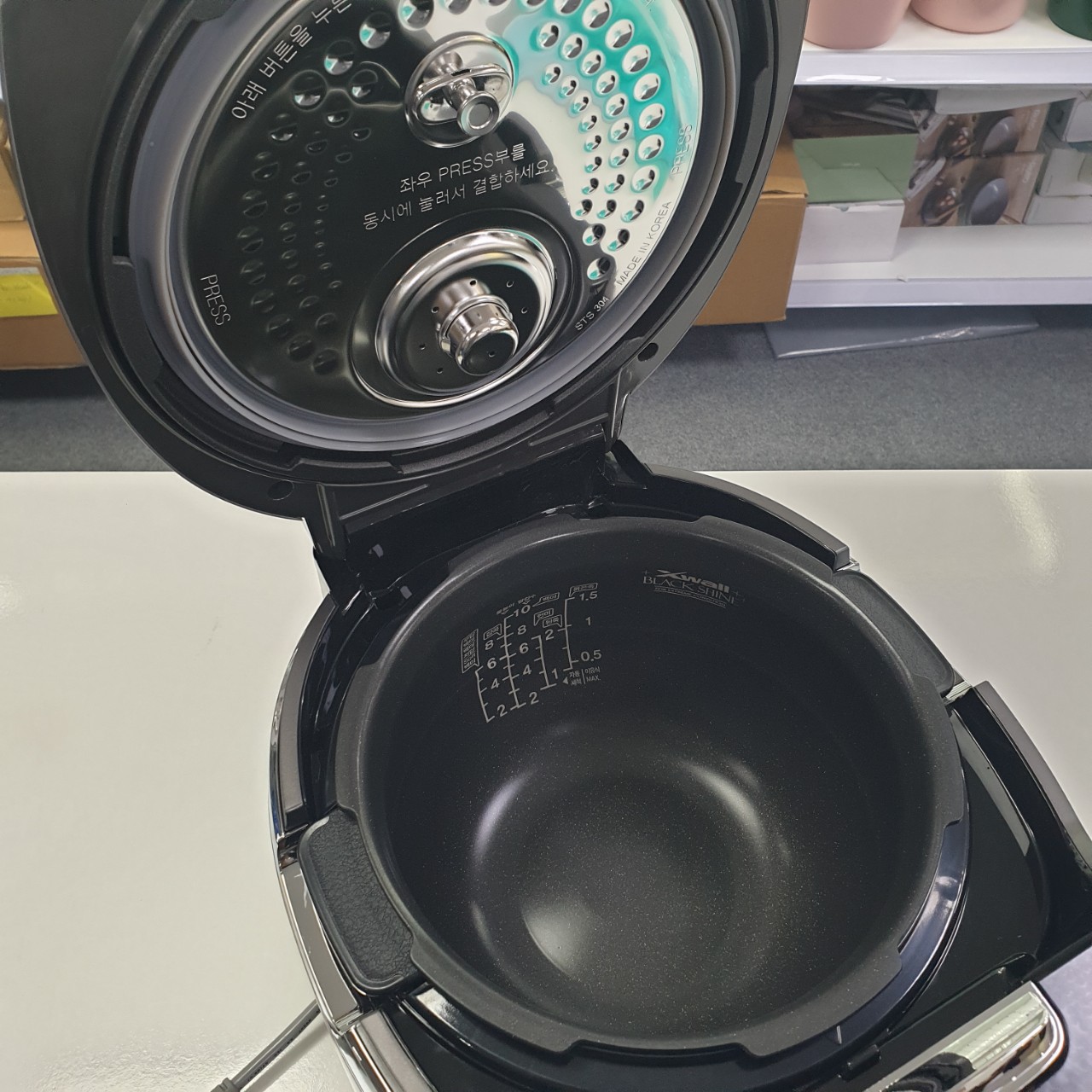 Nồi cơm điện Cao tần CRP-JHR1060FD 1.8L