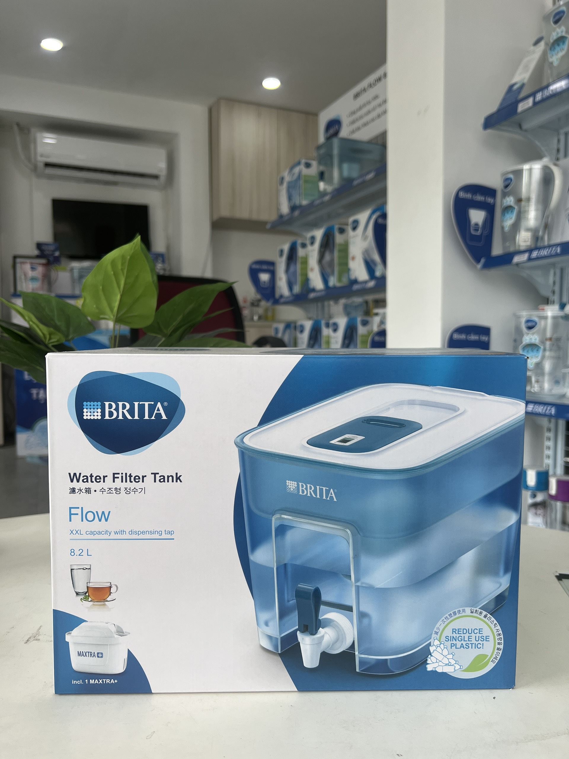 Bình lọc nước BRITA Flow 8.2L (có sẵn 1 lõi lọc Maxtra Pro)