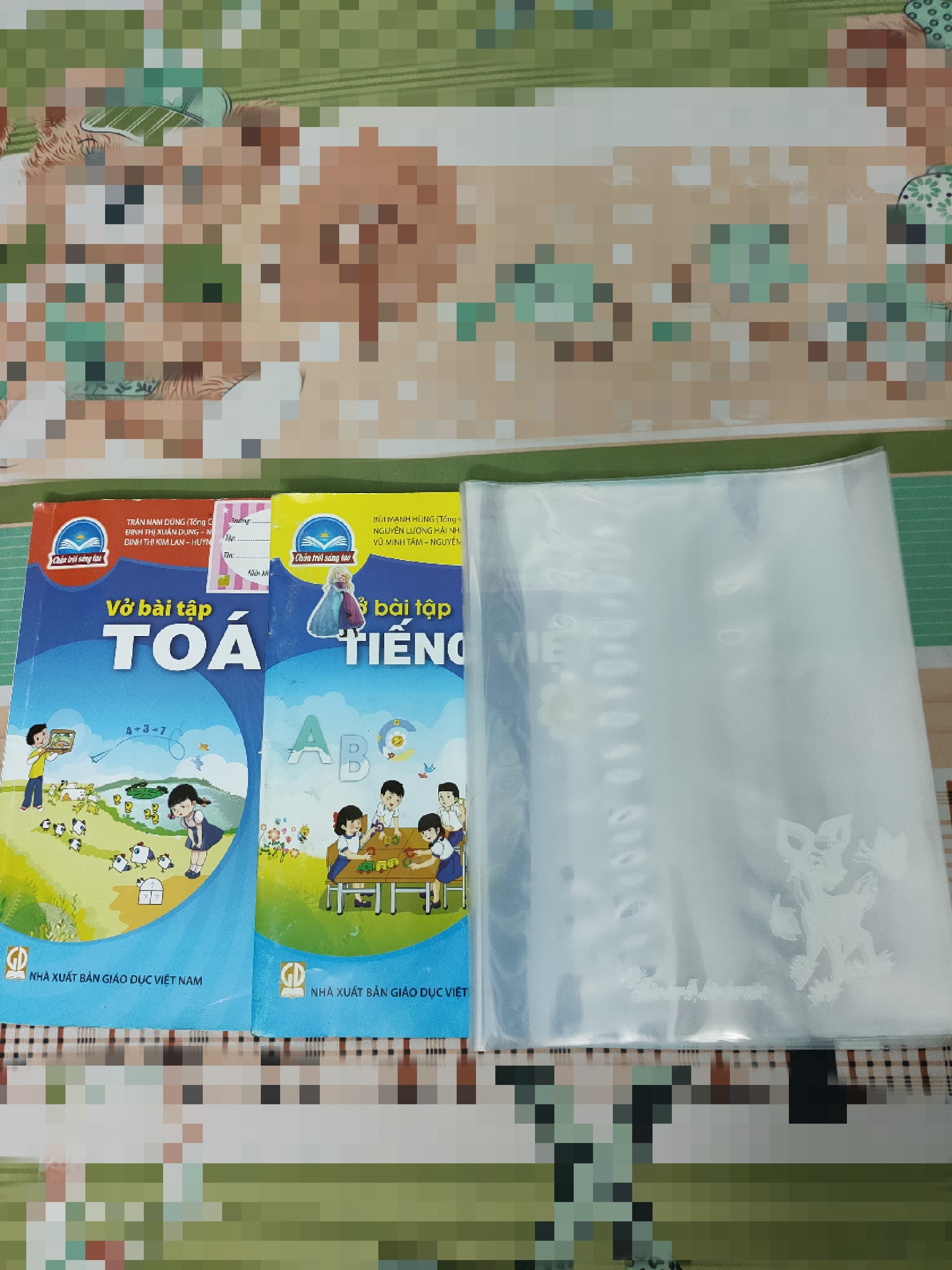 combo 30 tờ bìa kiếng bọc sách vở
