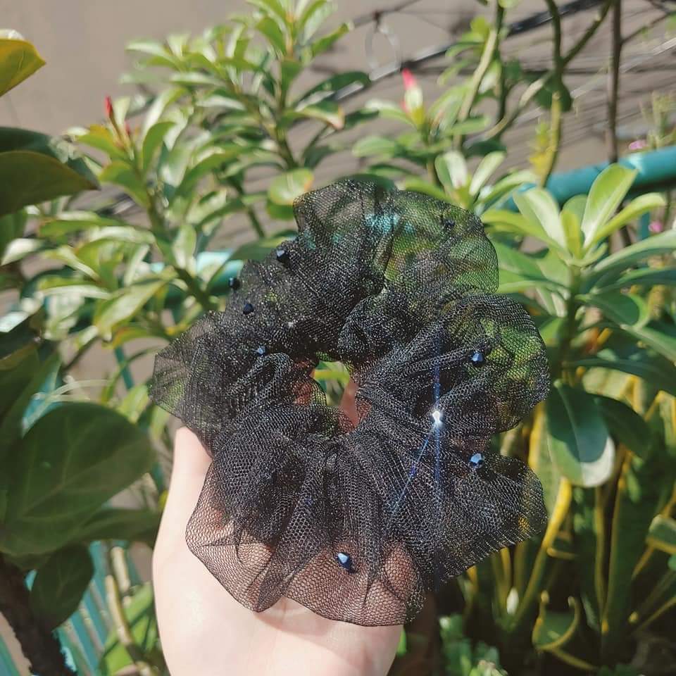 [HCM] Đinh Đang Handmade _ Cột tóc vải lưới đen đính hạt pha lê hình dĩa