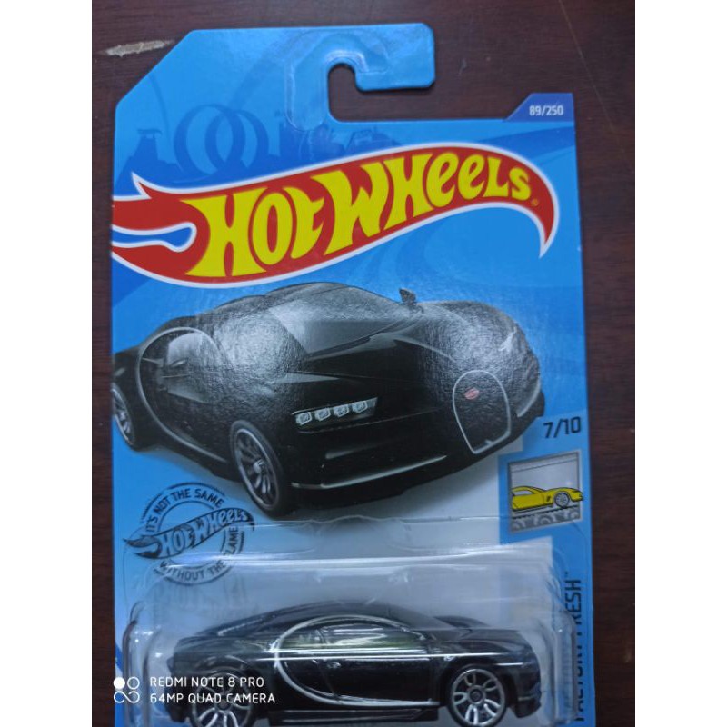 [Lấy mã giảm thêm 30%]Xe HotWheels Bugatti Chiron Đen-