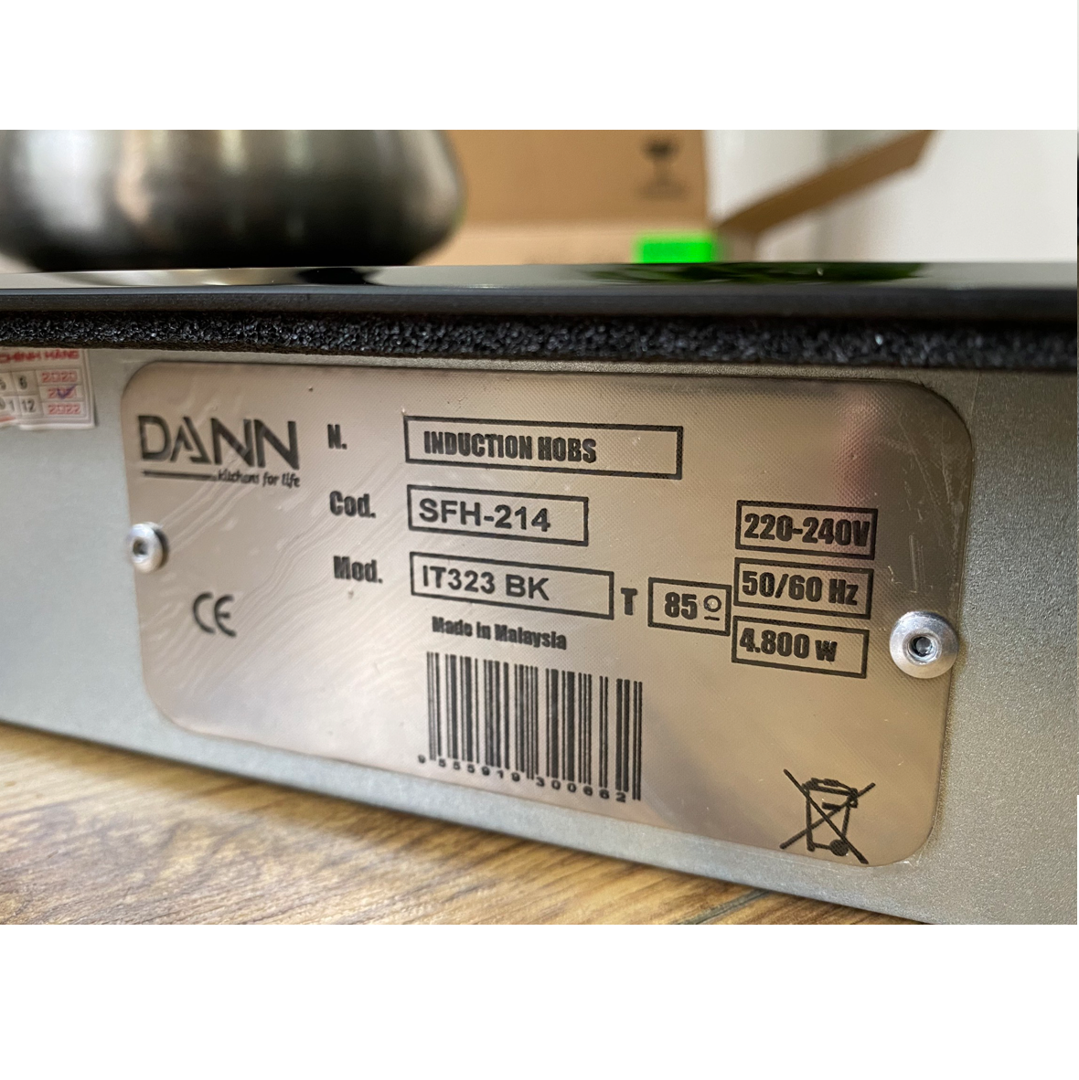 Bếp điện từ Dann IT323 BK