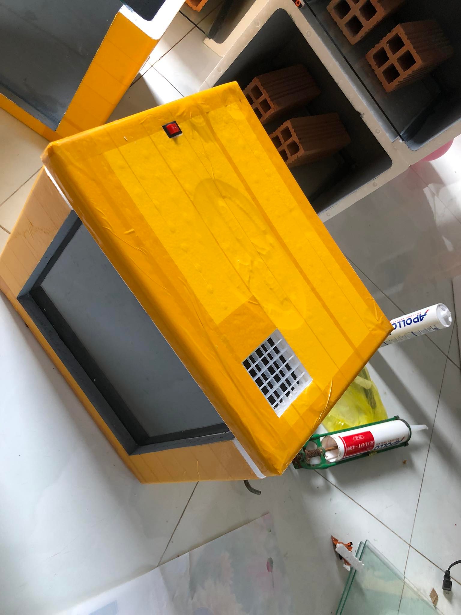 THÙNG XỐP ỐP KÍNH CÓ ĐÈN (40X30X30)