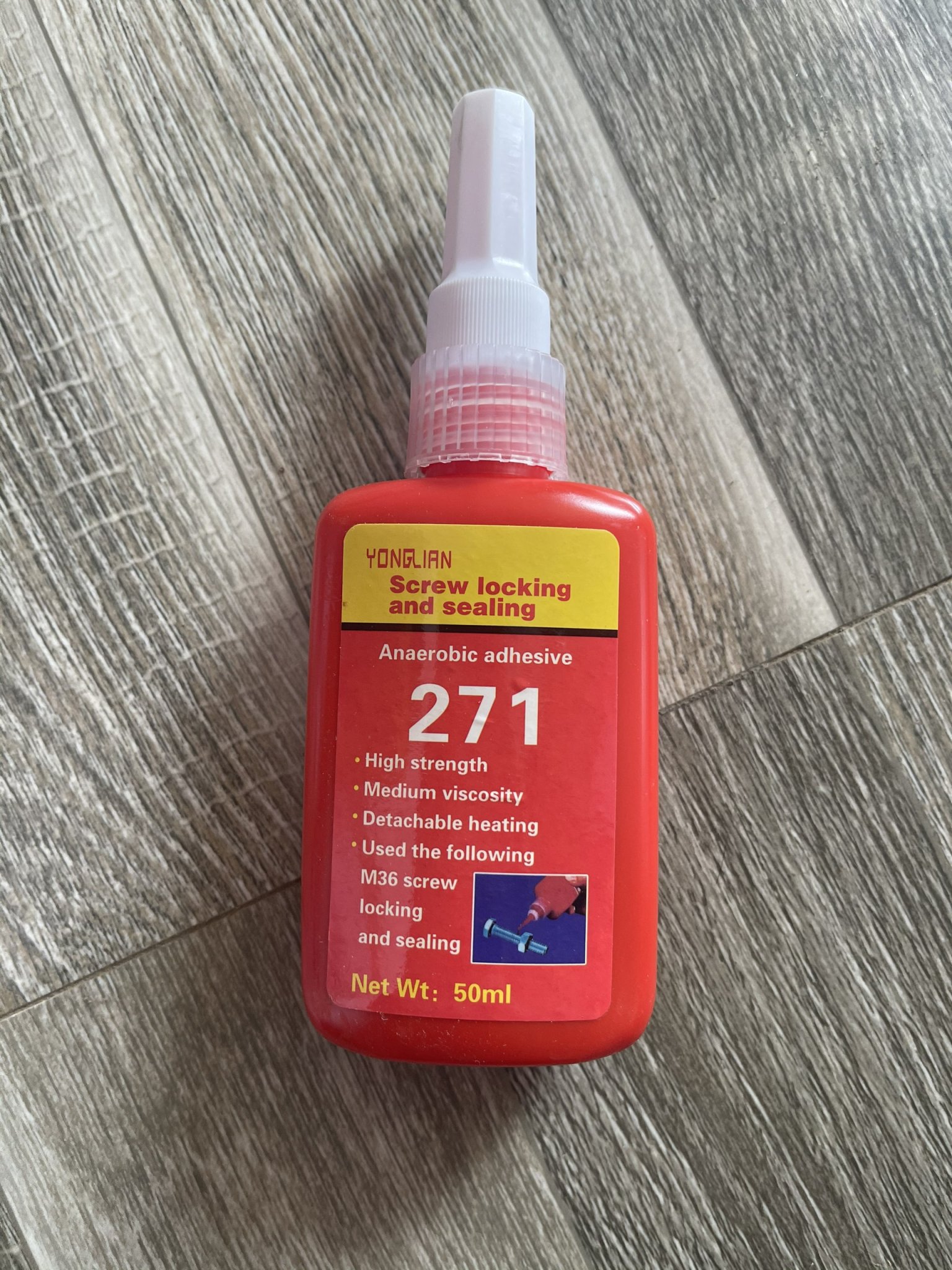 Sản phẩm gia đình làm: Keo dán sắt keo chống đề 271 50ml