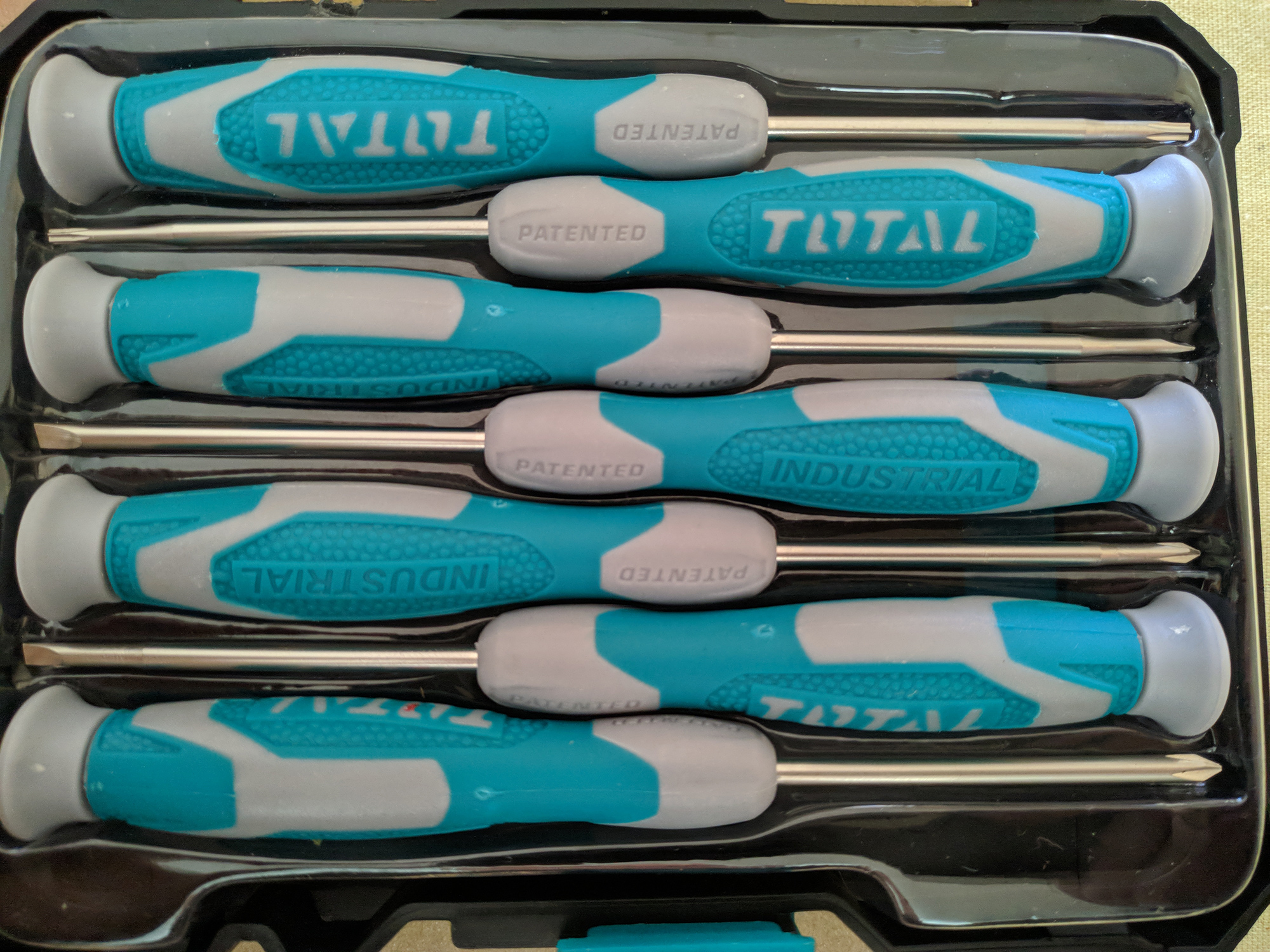 Bộ tuốc nơ vít (tô vít) 7 chi tiết Total THT250726