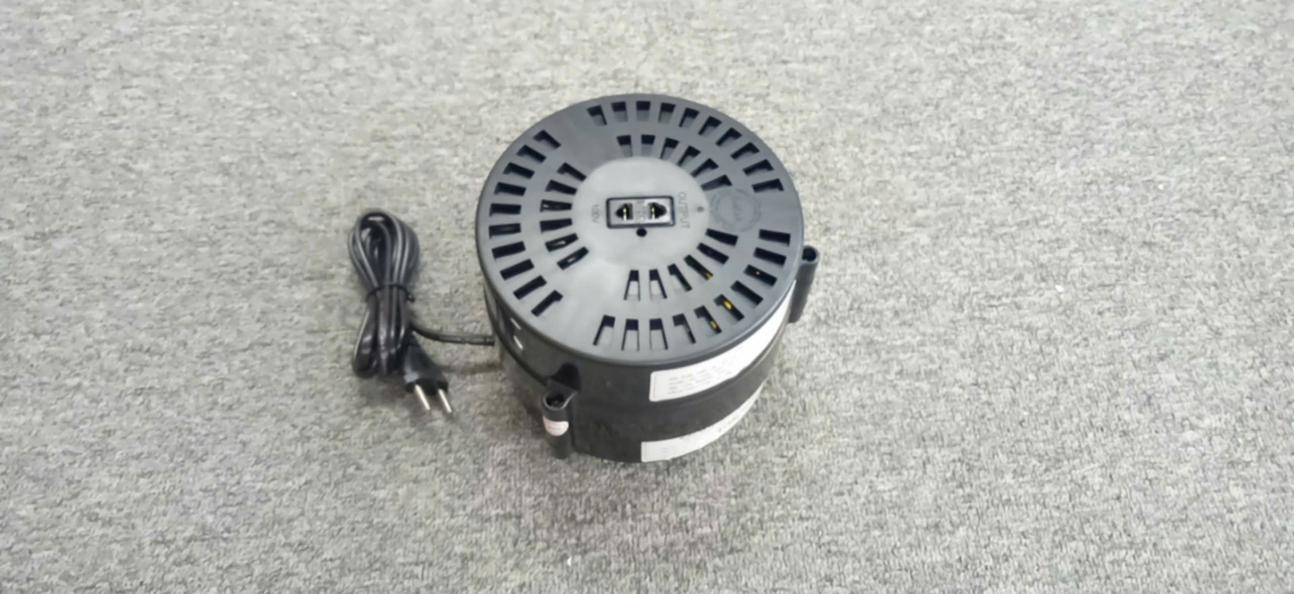 Biến áp đổi nguồn hạ áp Lioa 1200VA