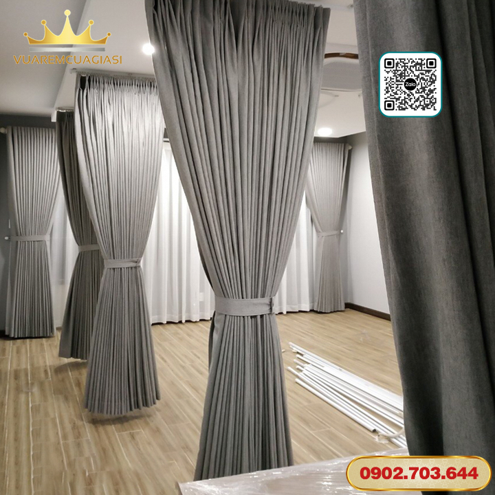 Rèm cửa sổ chính màu xám nhạt chống nắng tốt phù hợp trang trí decor VIP11 Vuaremgiasi