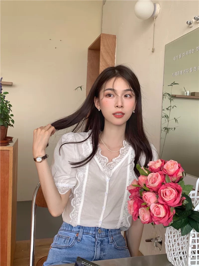 MS691 Áo sơ mi kiểu nữ cộc tay cổ tim phối ren