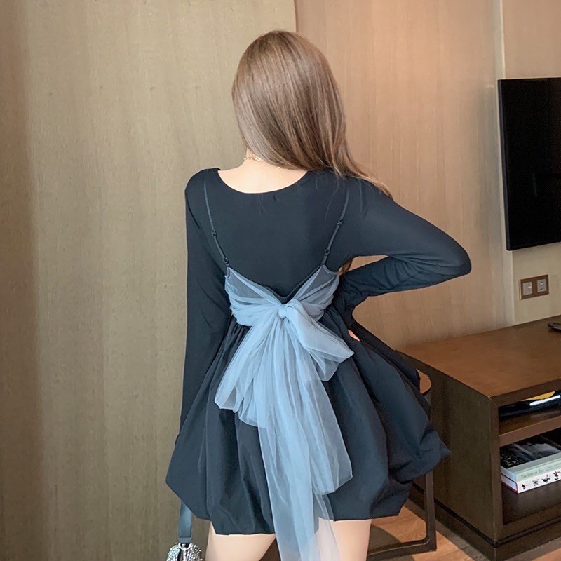ĐẦM ĐEN XOÈ BỒNG CỔ VUÔNG PHỐI LƯỚI CHÉO