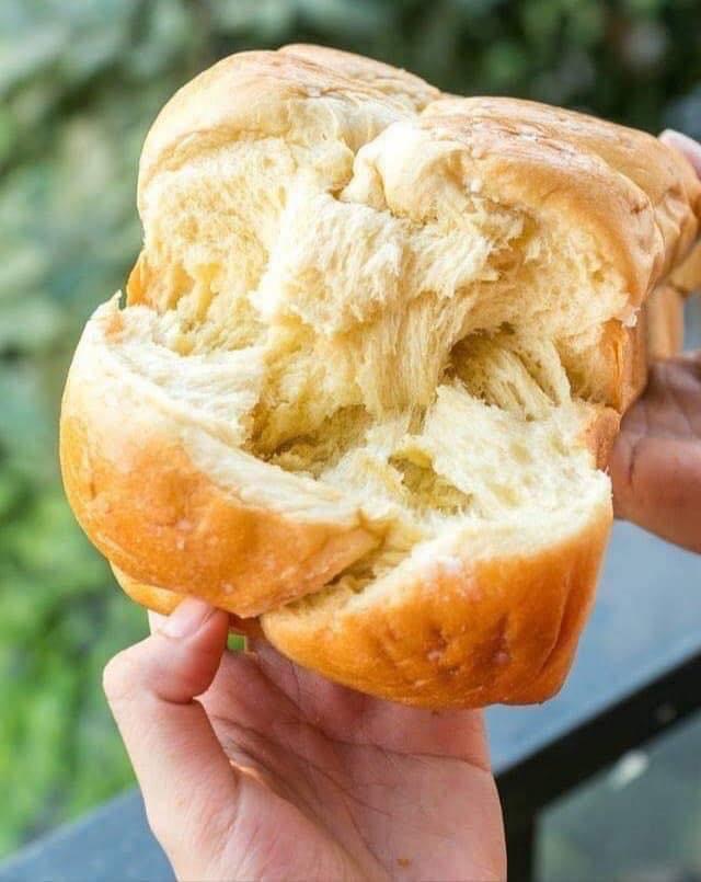banh mì hoa cúc đường nâu
