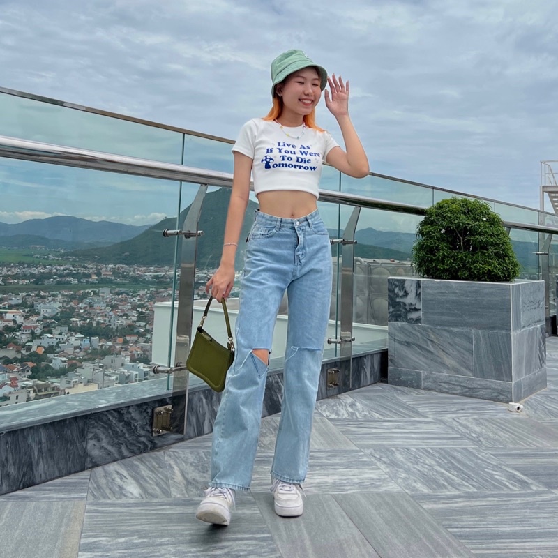 Quần jeans ống suông rách gối nữ