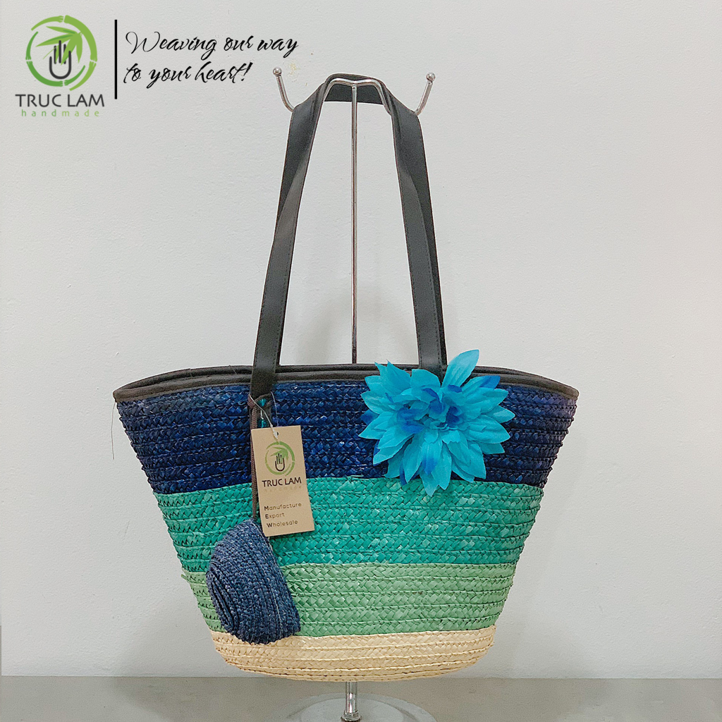 Túi cói thời trang nữ thân nhiều màu sắc trang trí bông hoa gắn ví treo nhỏ – trúc lâm handmade