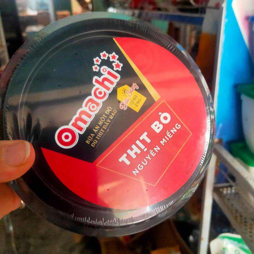Mì hộp Omachi xốt bò hầm (thịt bò nguyên miếng)