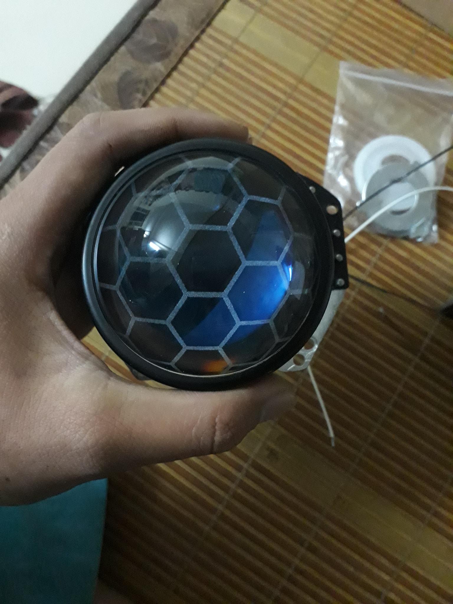 Chỉ có 1 bi cầu MORI LASER BLUE LENS 2,5 inch