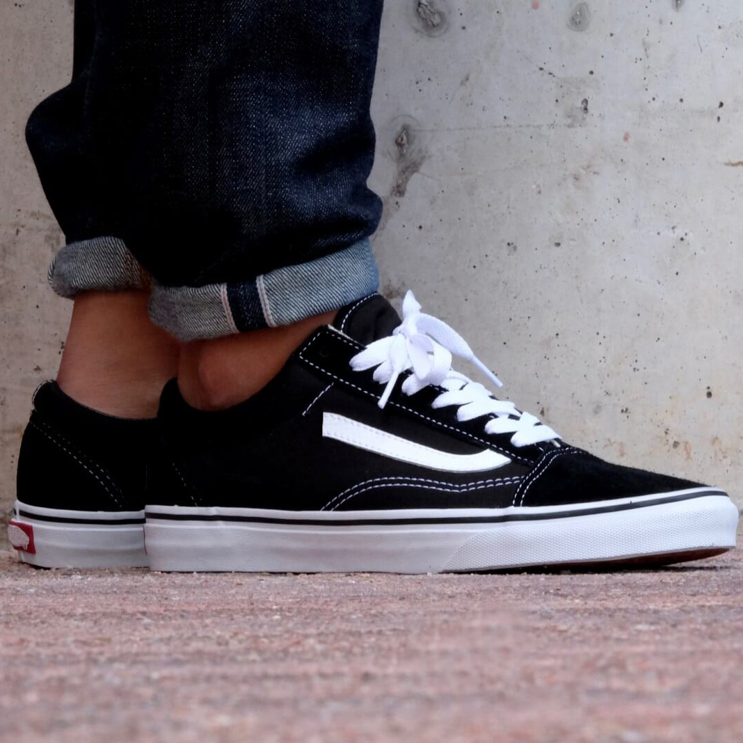 Giày Sneaker Nam Va Màu Đen