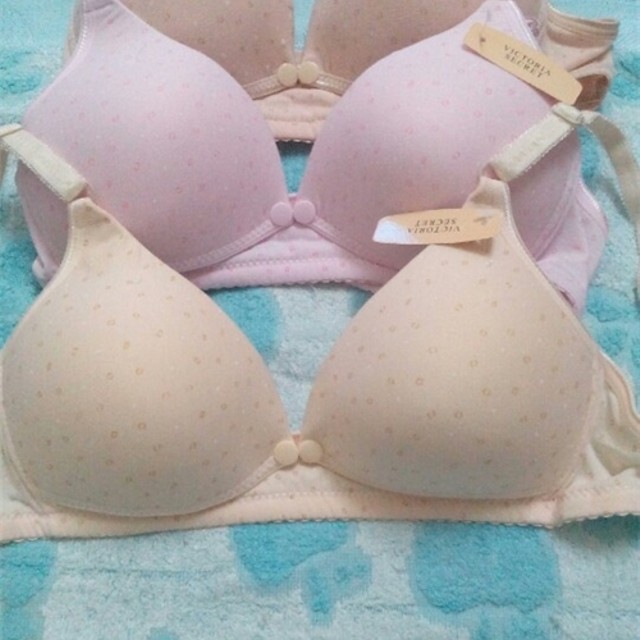 (freship HCM)Combo 2 Áo Lót Cho ba bau va cho Con Bú Họa Tiết The ladies Tiện Dụng Cho Mẹ (Vàng+ Hồng )