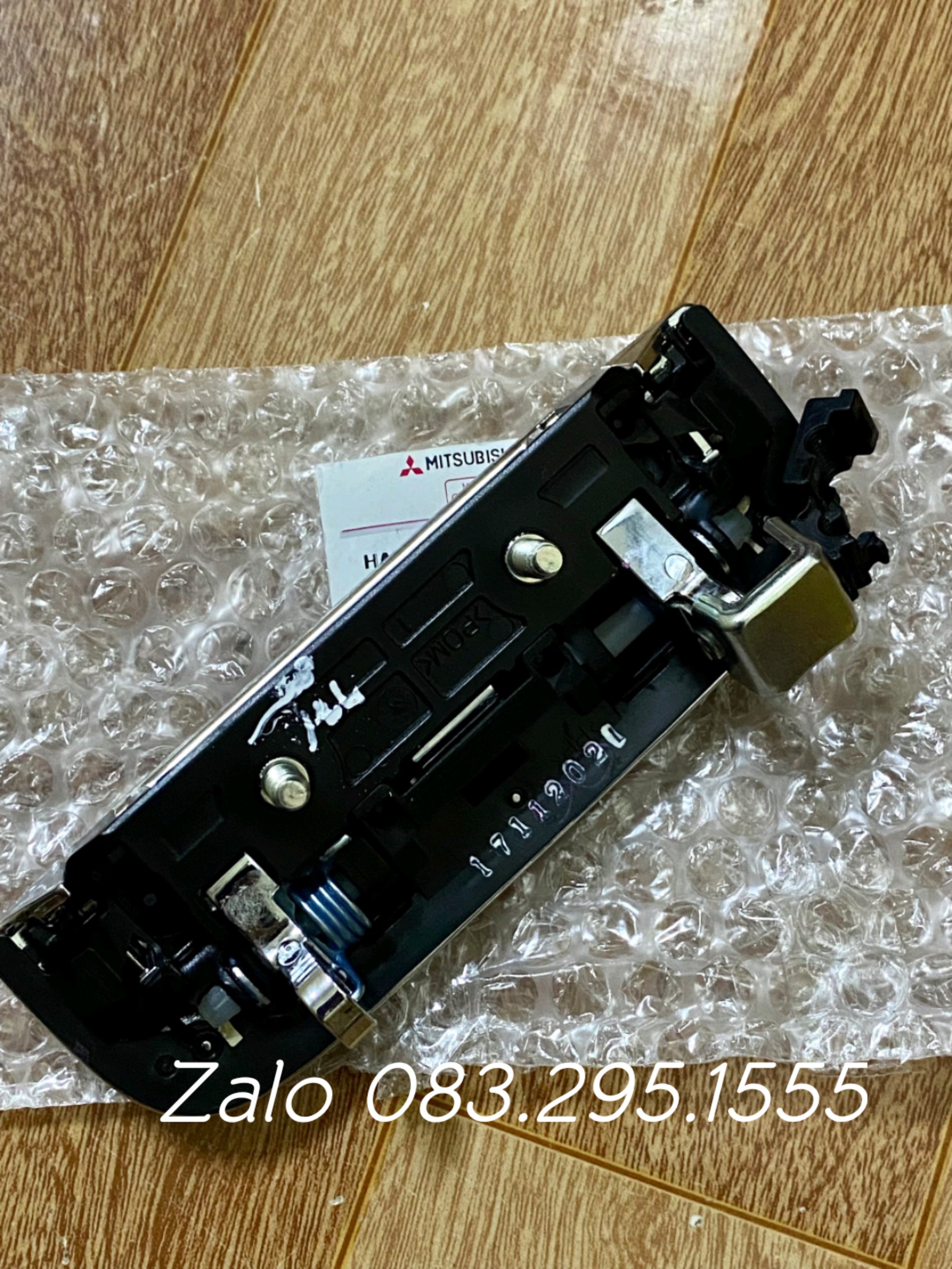 Tay mở cốp sau Mitsubishu Triton 16 ( tay mở thùng cốp sau , Xịn )